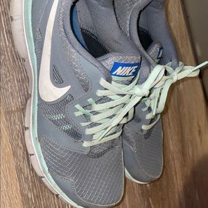 Nike Women’s Flex Experince RN3 Sneakers